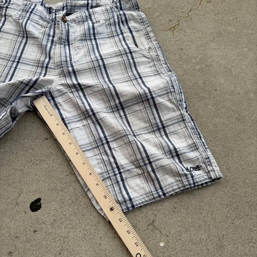 Early 2000’s Y2K Vura Striped Shorts Size 32